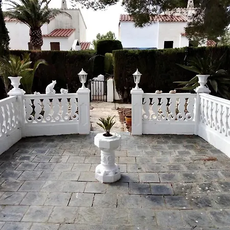 Maison A Ametlla De Mar Pour 6 Personnes Avec Grande Piscine Communautaire Et Jardin Arbore - Hisp-217-239 Villa